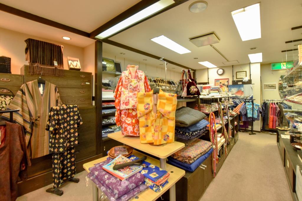 きもの＆ブティック しおざわ 大月市 ファッション 4