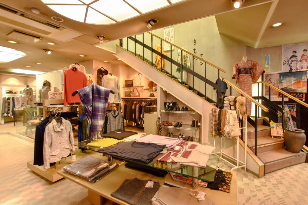 きもの＆ブティック しおざわ 大月市 ファッション 2