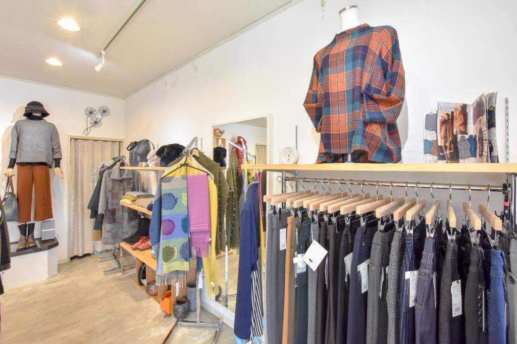 レディース・MEGUMI・タムラ 富士吉田市 ショップ 4