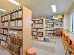 豊富図書館（分館） 中央市 文化施設 図書館 2