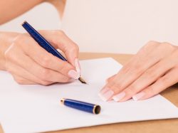 ビジネスレターのマナー手書きで女性らしさを