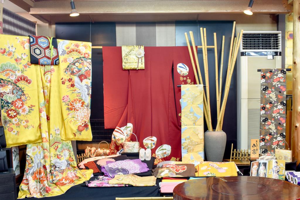 山京・じゅぱんぐ 富士川町 ファッション 3