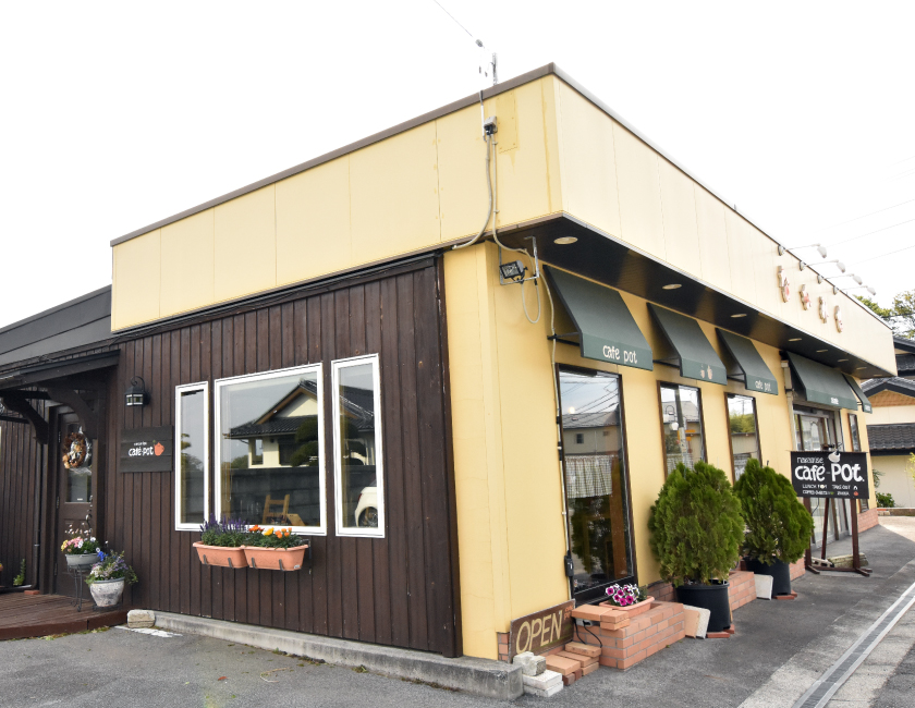 ナカミセカフェポットの外観