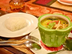 ルアンタイモラコット 甲府市 グルメ 各国料理 2