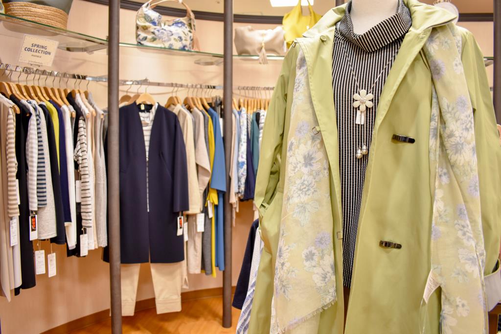 mona mona 富士河口湖町 ショップ 3