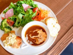 beer & cafe ～うたかた～
