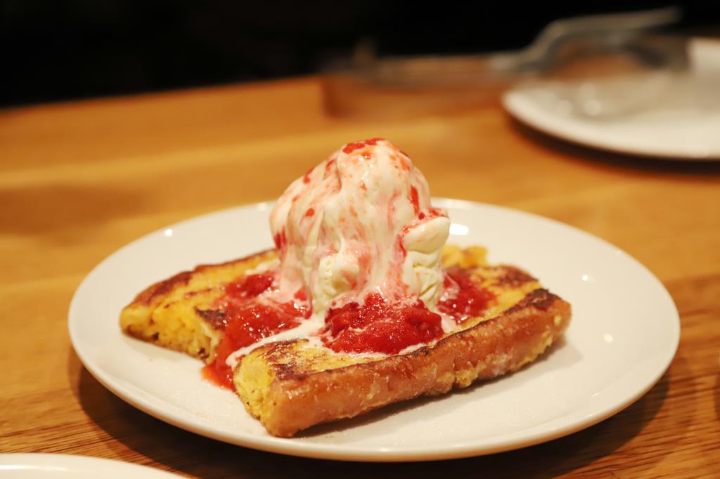 Four Hearts Cafe 甲府市 甲府駅 居酒屋 バー 3