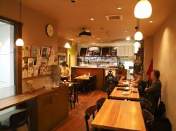 Four Hearts Cafe 甲府市 甲府駅 居酒屋 バー 4