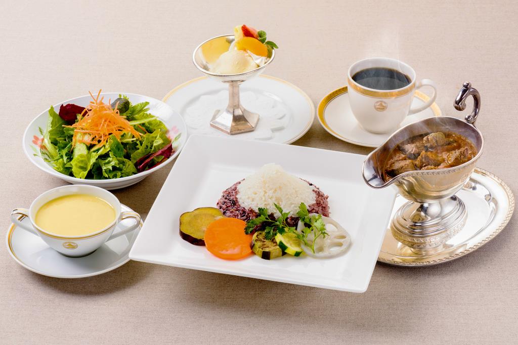ガーデンラウンジ ラベニュー 富士河口湖町 ホテル 洋食 カフェ 2