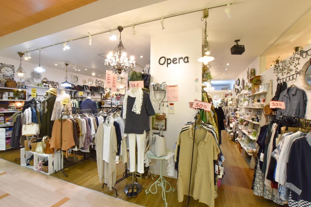 Opera 富士河口湖町 ファッション 1