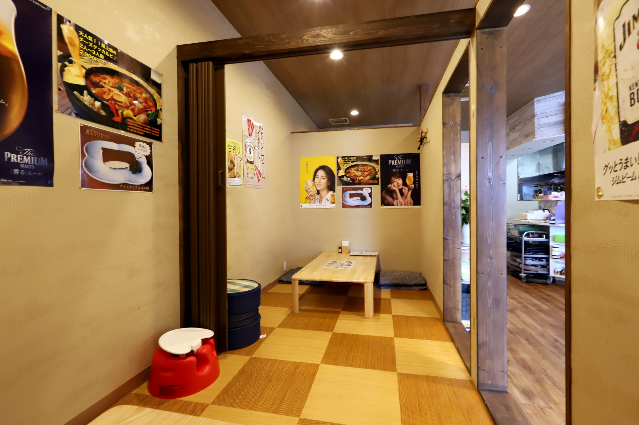 韓国料理ジャーメの店内