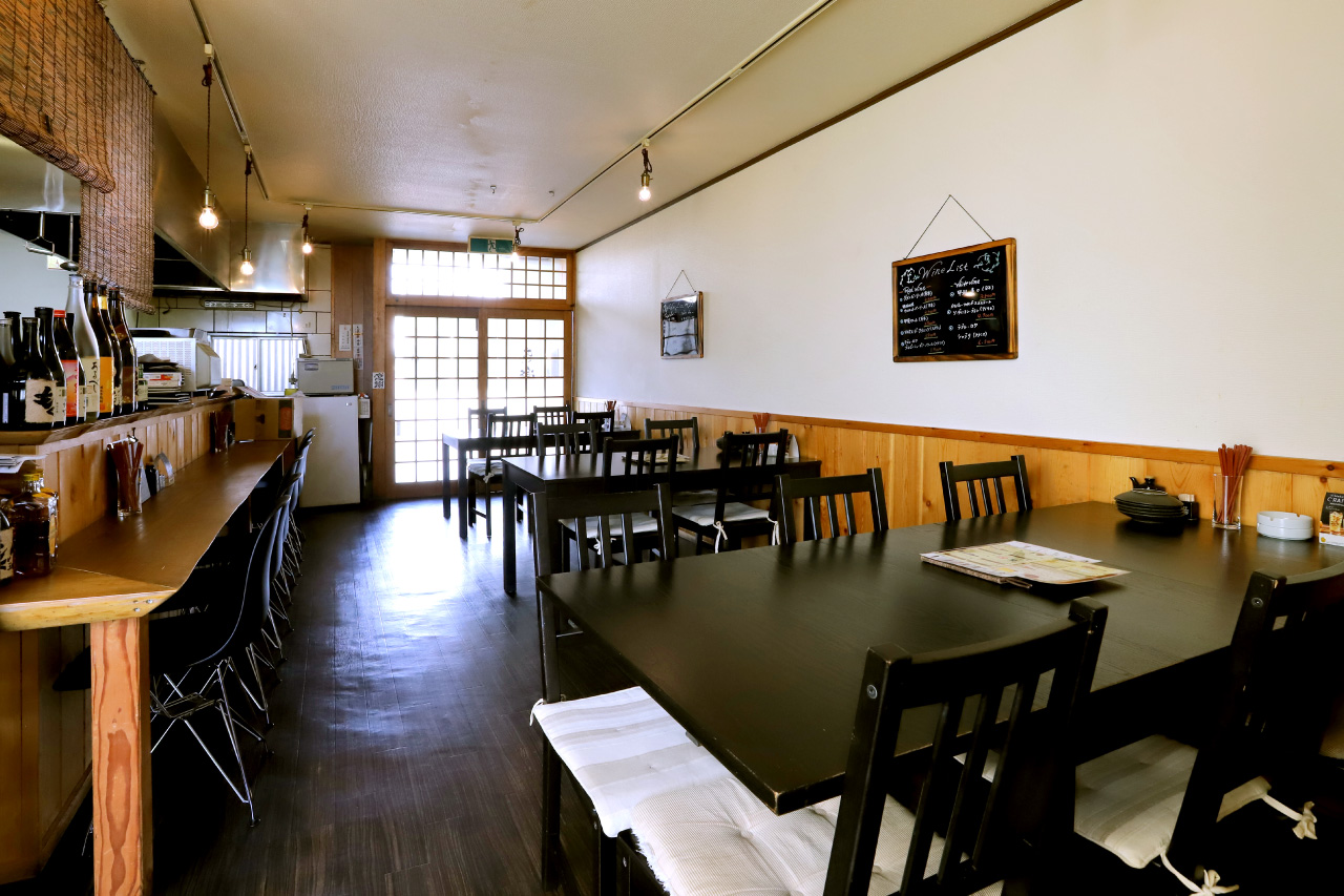 鉄板酒場 き楽の店内