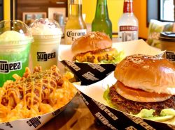 SUGEEZ drive-in（河口湖店）「スージーズドライブイン」