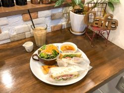 【cafe vol.15】雑貨もランチもかわいい♪ Café de Vivien | ゆるゆるカフェめぐり〜スタッフのぶれいくたいむ〜 | PORTA