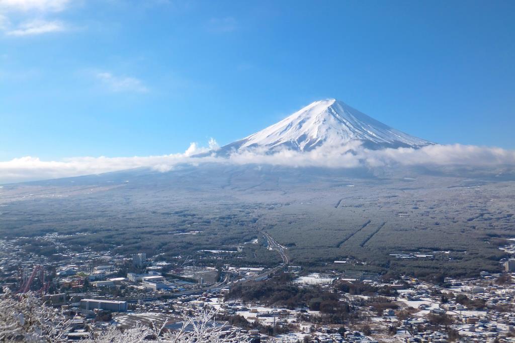 「武田信玄の戦国広場 絶景やぐら」オープン！