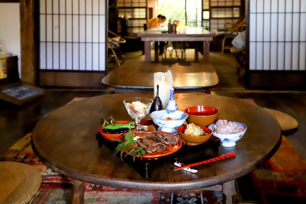 ヤマワラウ　ジビエ　カフェ　甲府