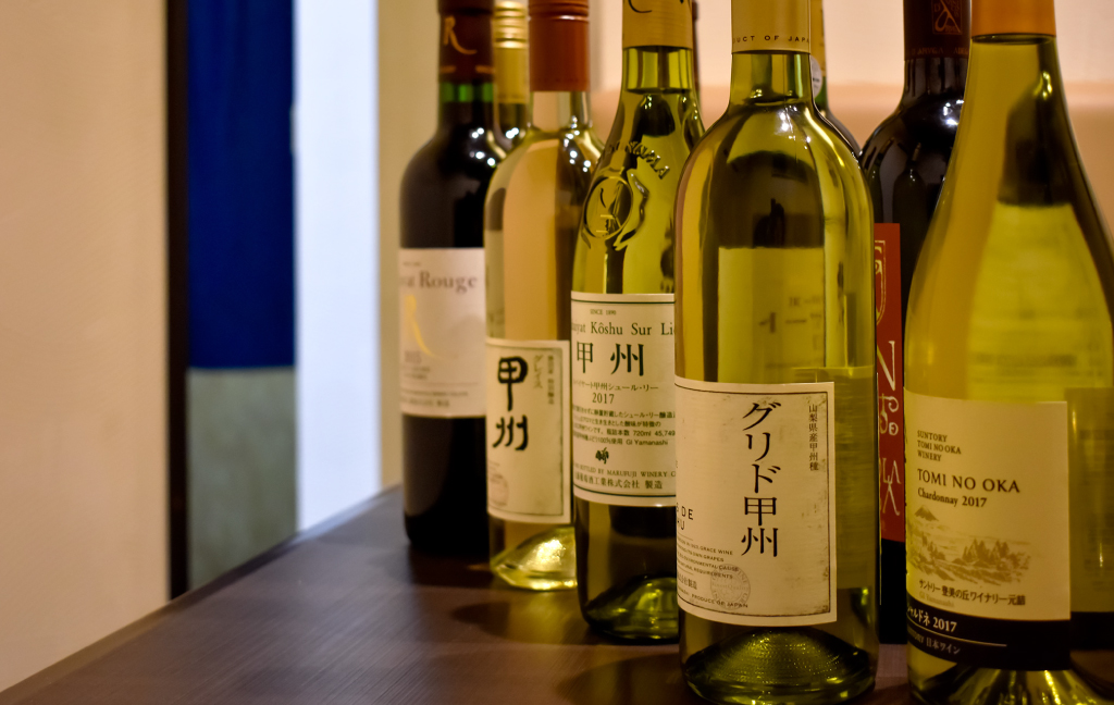 佐渡屋の県産ワイン写真