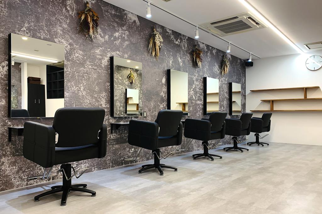 Agu hair edge 昭和町 ヘア