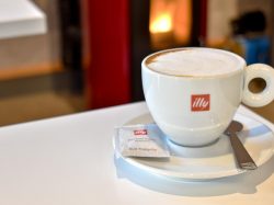 Cafe Rosso 甲府市 カフェ・イタリアン