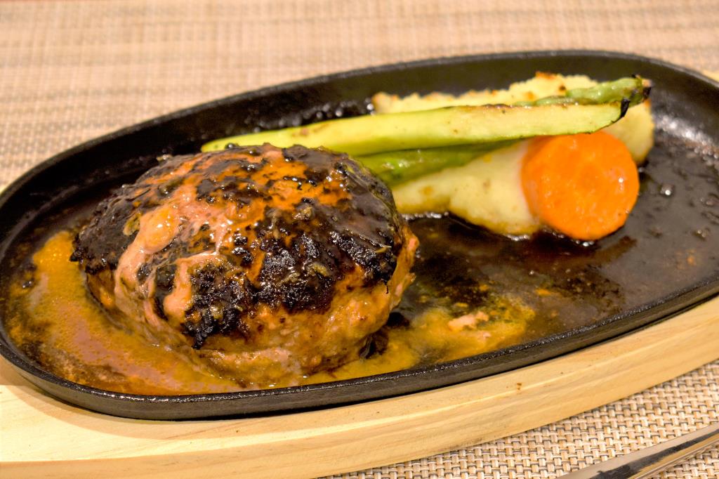 Cafe&Winebar Charle 甲府 カフェ・バー