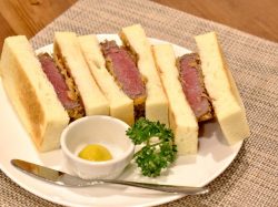 Cafe&Winebar Charle 甲府 カフェ・バー