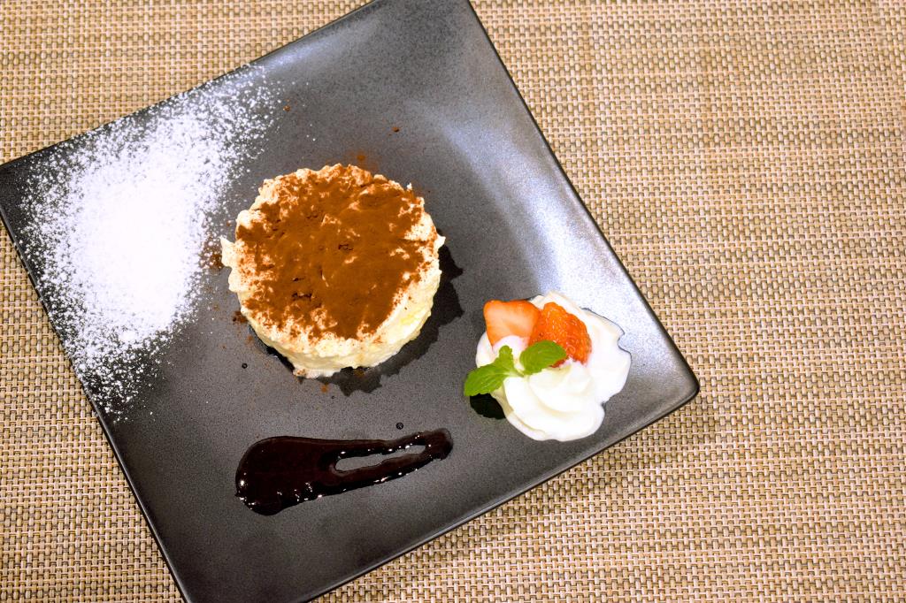 Cafe&Winebar Charle 甲府 カフェ・バー