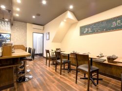 Cafe&Winebar Charle 甲府 カフェ・バー