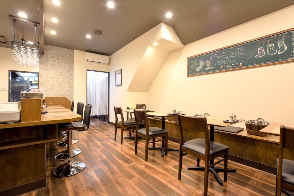 Cafe&Winebar Charle 甲府 カフェ・バー