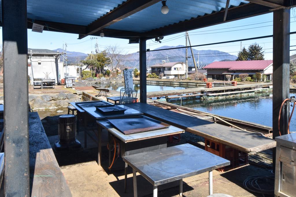 松葉バーベキュー 富士見つりぼり 富士吉田市 体験施設・ＢＢＱ・釣り堀