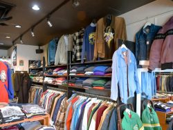 古着屋LIFT 古着 甲府2