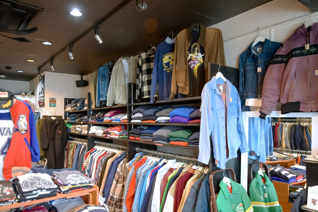 古着屋LIFT 古着 甲府2