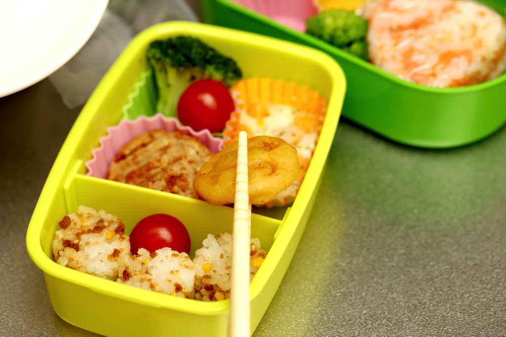 ミニ俵むすびの洋風お弁当 レシピ工程3