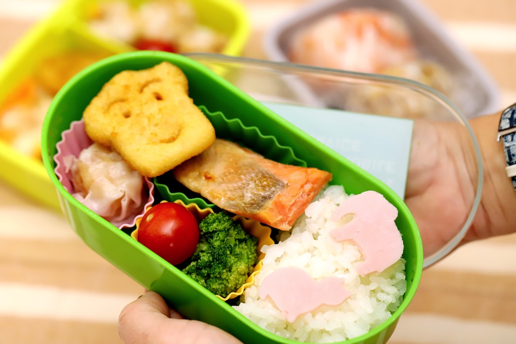 鮭とシューマイ弁当