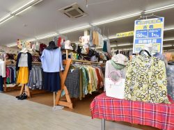 キングファミリー甲府貢川店 甲府 古着・アクセサリー・メガネ・小物