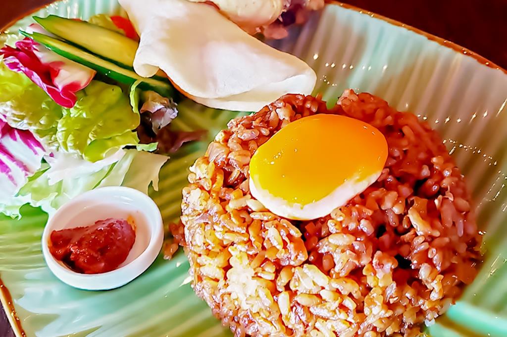 KUPU-KUPU カフェ バリ風 甲府4