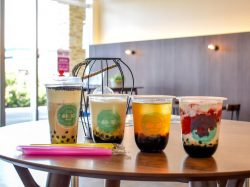 鈴茶 イオンタウン山梨中央店【 閉店 】