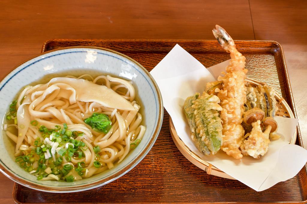 手打ちうどんふじえ 韮崎市 和食・うどん