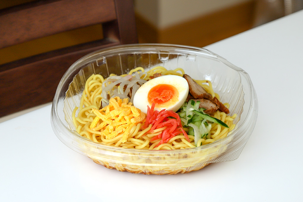 ファミリーマートの炙り焼チャーシューの冷し中華2