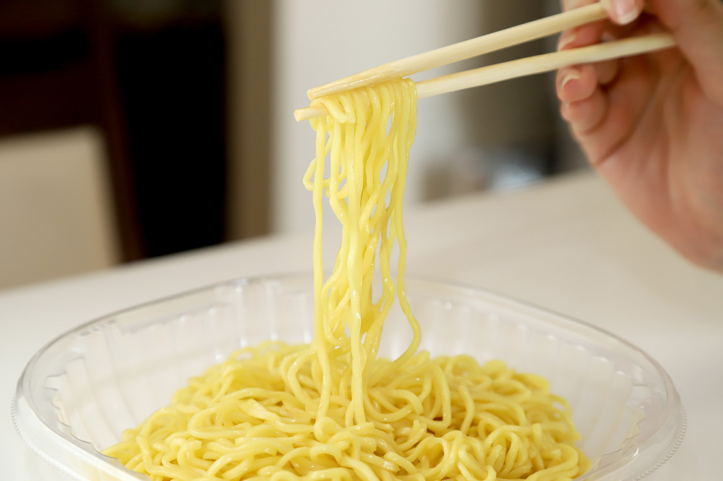 セブンイレブンの6種具材のこだわり 夏の冷し中華 麺