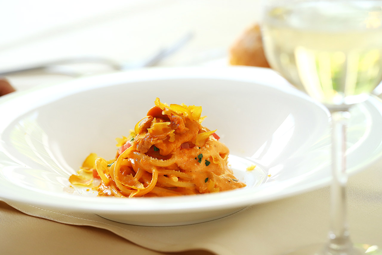 ウニとカラスミのクリームソースパスタ