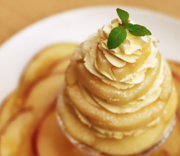 フレンチトースト専門店カフェラペのあふれる桃のデザートプレート