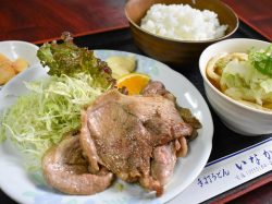 手打ちうどん いなか 忍野村 そば・うどん