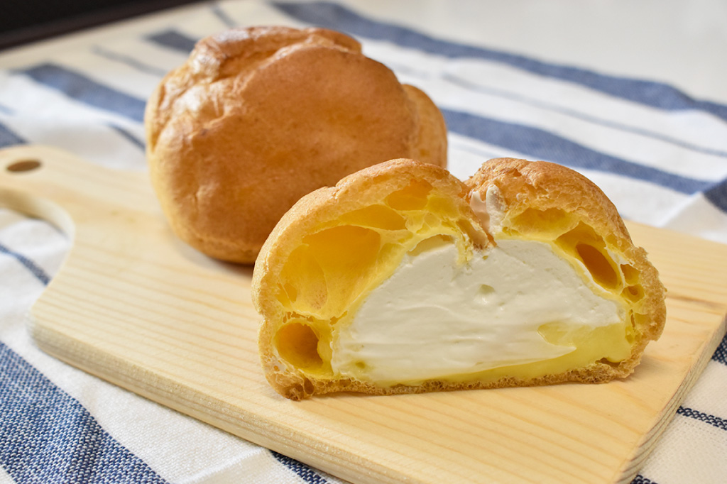 ローソンの大きなツインシュー 断面
