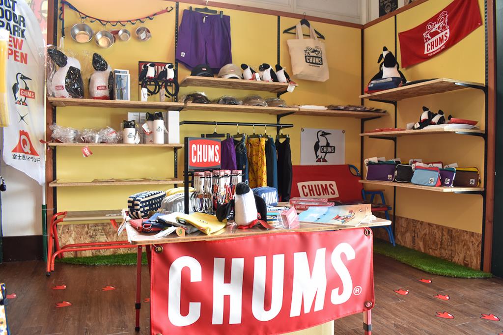 クリスタルラグーンがCHUMSとコラボ