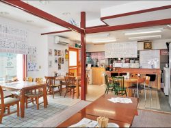 台灣夜市小吃店 甲府 中華・各国料理