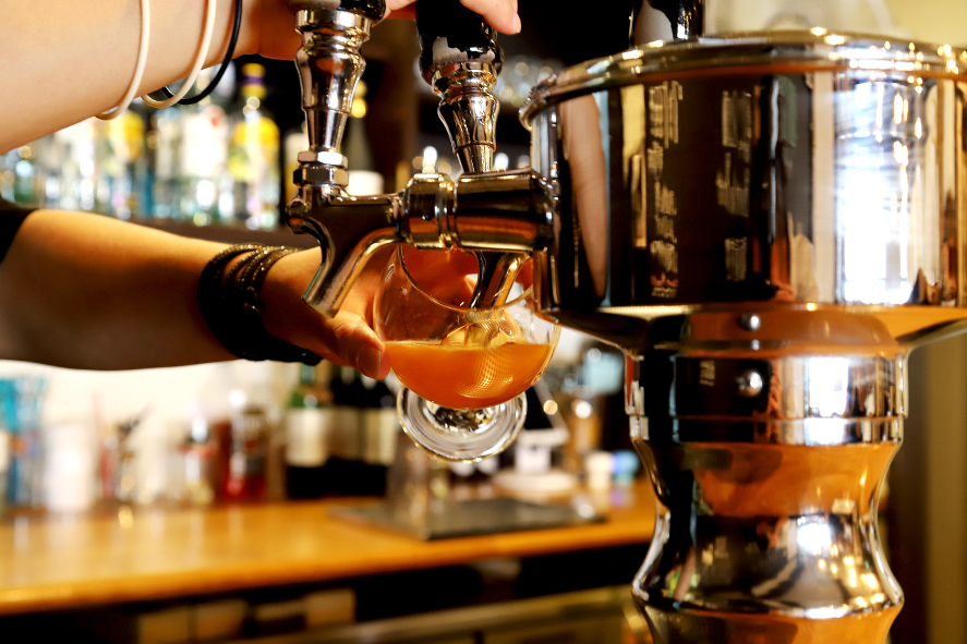 アウトサイダーブルーイング直営店 Hops&Herbsの店内
