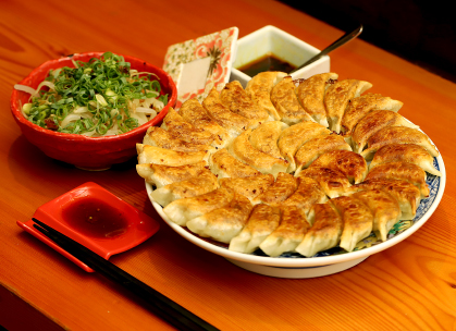 餃子 もも焼き 寅゛(どら)の寅゛ギョーザ