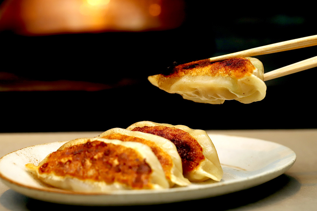 鉄板焼き中ざわのギョウザ2