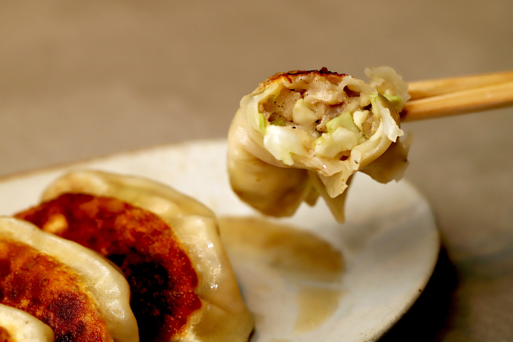 鉄板焼き中ざわのギョウザ3