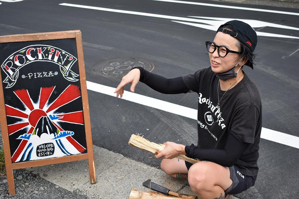 キッチンカー ロッキンピザ発見!